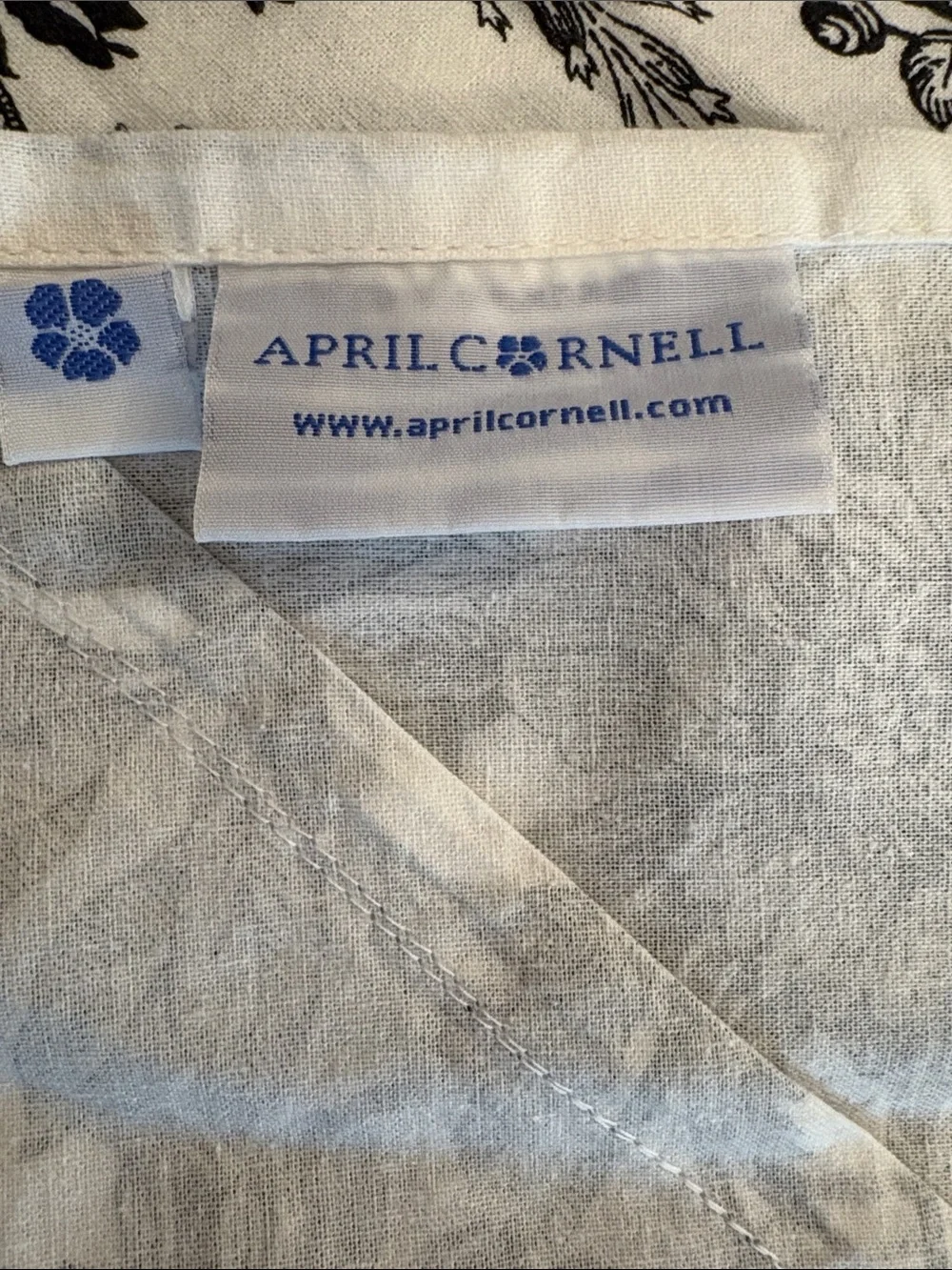 Black and White Floral Oblong Tablecloth